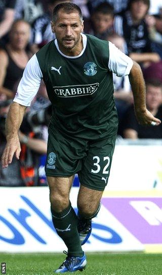 Veteran striker Shefki Kuqi in action for Hibs after his summer arrival