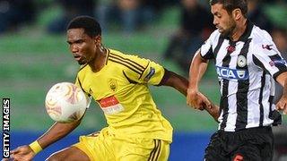 Samuel Eto'o (left)