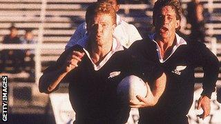 John Gallagher (left) runs with the ball for New Zealand in the 1987 World Cup