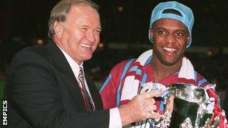 Ron Atkinson (left) and Dalian Atkinson