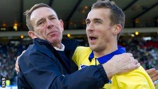 Kenny Shiels enjoys their Hampden victory with midfielder James Fowler