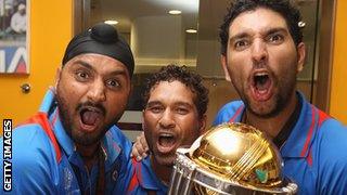 Harbhajan Singh, Sachin Tendulkar and Yuvraj Singh with the World Cup