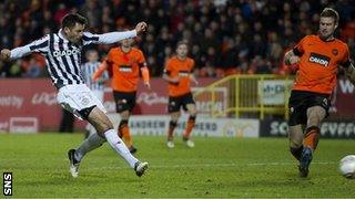 Steven Thompson scores for St Mirren against Dundee United