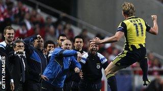 Fenerbahce's Dirk Kuyt