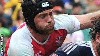 Rob Vickerman (left) in action during the 2013 Hong Kong Sevens