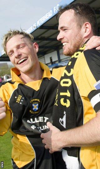 East Fife's Steven Campbell and David Muir celebrate