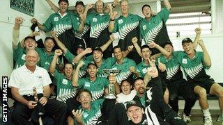 New Zealand with the ICC Knock Out trophy in 2000