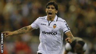 Valencia midfielder Ever Banega