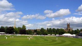 Worcestershire v Australia