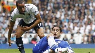 Tottenham's Andros Townsend tangles with Frank Lampard during Saturday's draw with Chelsea