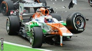 Paul Di Resta crashes at the Italian Grand Prix