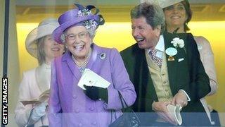 The Queen and racing manager John Warren at Royal Ascot