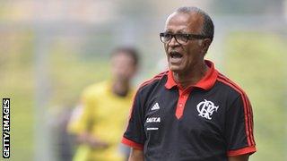 Jaime de Almeida shouting instructions to his players