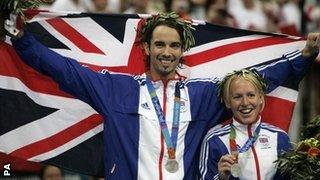 Nathan Robertson and Gail Emms with their silver medals at the 2004 Olympics