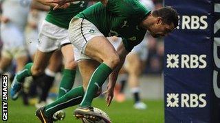 Rob Kearney touches down for Ireland