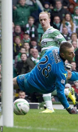 Leigh Griffiths scores for Celtic against St Mirren