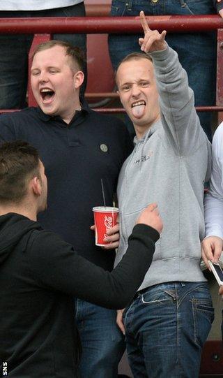 Leigh Griffiths with Hibs fans during last week's Edinburgh derby