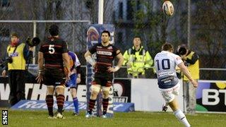 Gareth Davies takes a successful penalty for Cardiff Blues