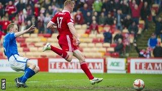 Adam Rooney goal