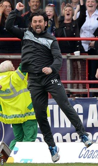 Dundee manager Paul Hartley