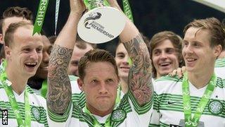 Kris Commons trophy