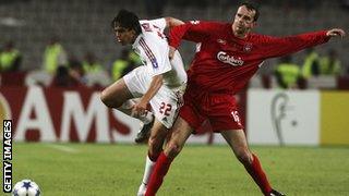 Kaka and Dietmar Hamann contest possession during the 2005 Champions League final