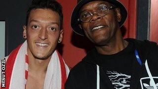 Mesut Ozil (left) with Samuel L Jackson