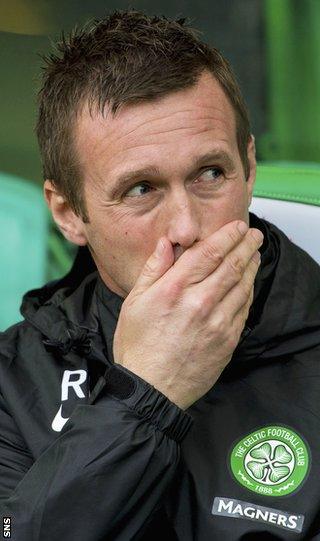 Celtic manager Ronny Deila looks concerned