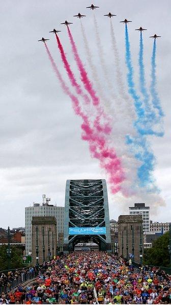 Red Arrows fly over the Tyne Bridge