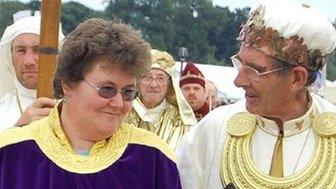 Hilma Lloyd Edwards a'r Archdderwydd