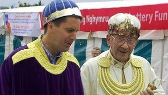 Ceri Wyn Jones a'r Archdderwydd