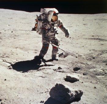 Astronaut on Moon