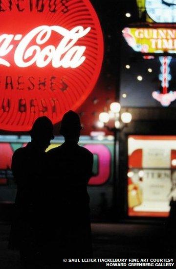 London, 1950, by Saul Leiter