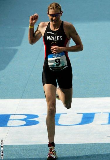 Manchester 2002: Leanda Cave won silver in the women's triathlon.