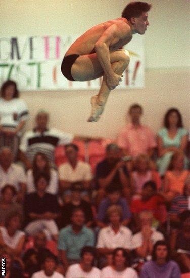 Auckland 1990: Bob Morgan during his gold medal winning performance in the 10m platform.