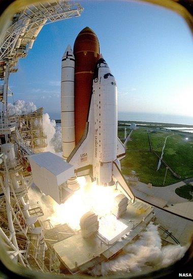 Space Shuttle Discovery lifts off from Kennedy Space Center, 1993