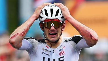 Igor Arrieta of UAE Team Emirates-XRG wins stage five of the Giro d'Italia
