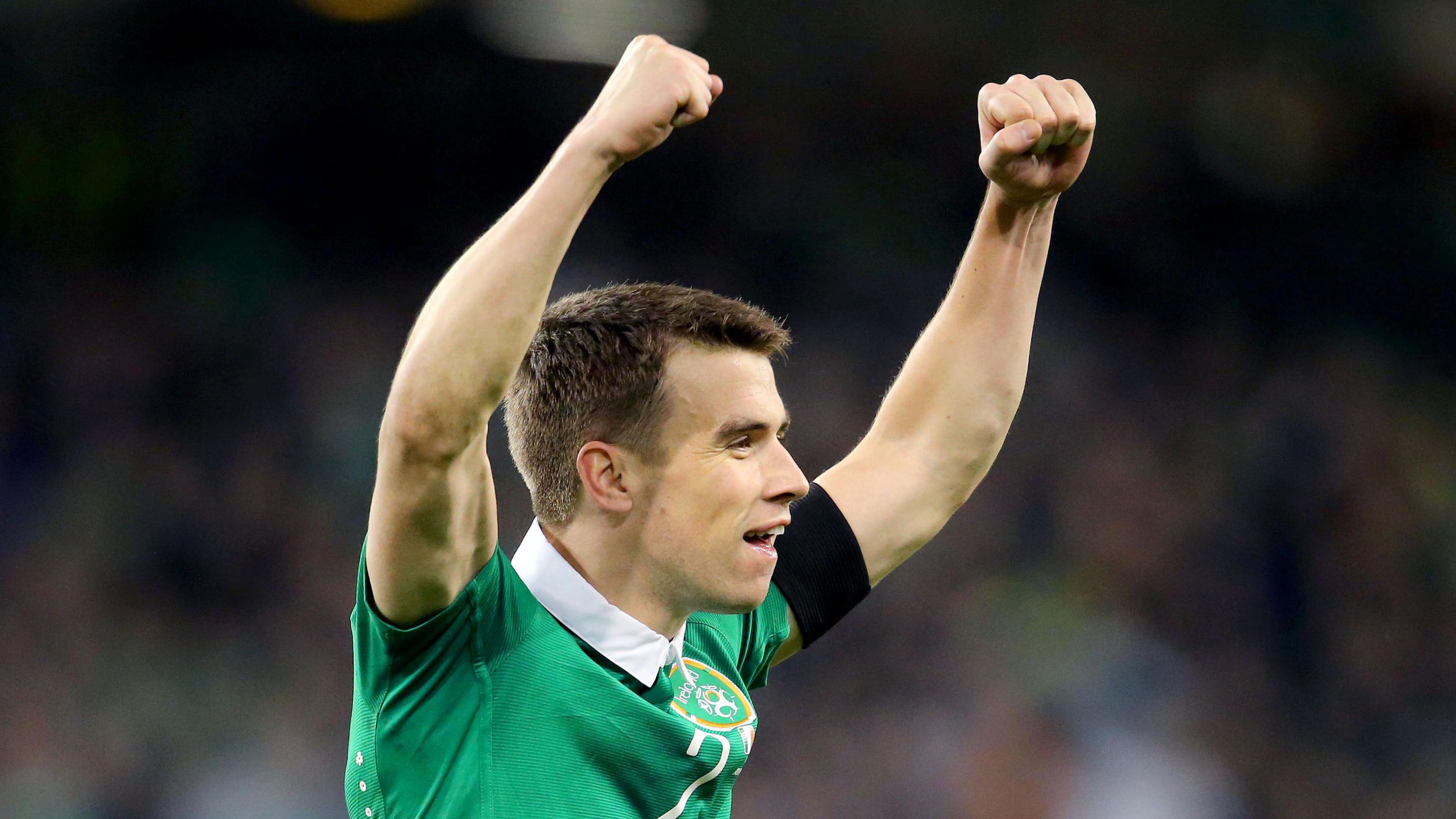 Seamus Coleman celebrates beating Bosnia-Herzegovina in 2015
