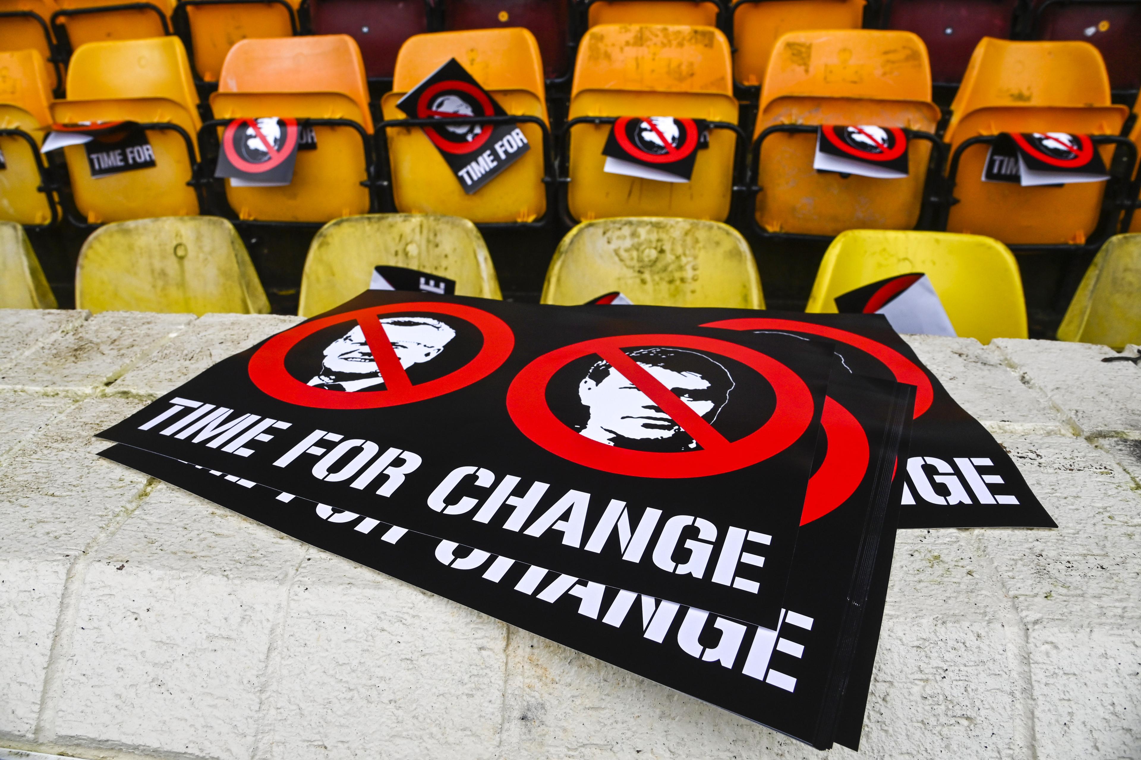 Rangers fans plan further protest at Fir Park - BBC Sport
