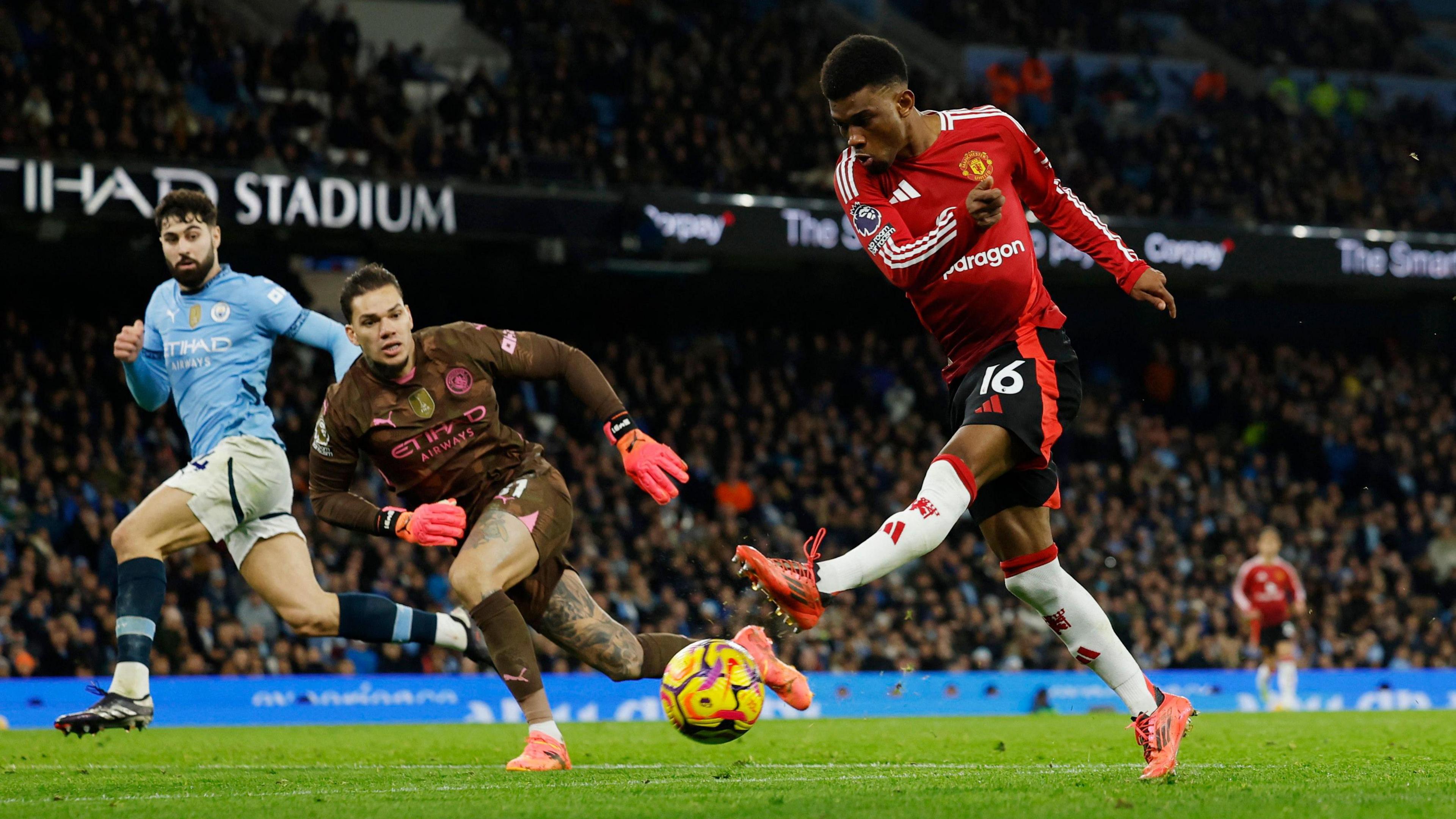 Amad Diallo scores Manchester United's winner at Etihad Stadium