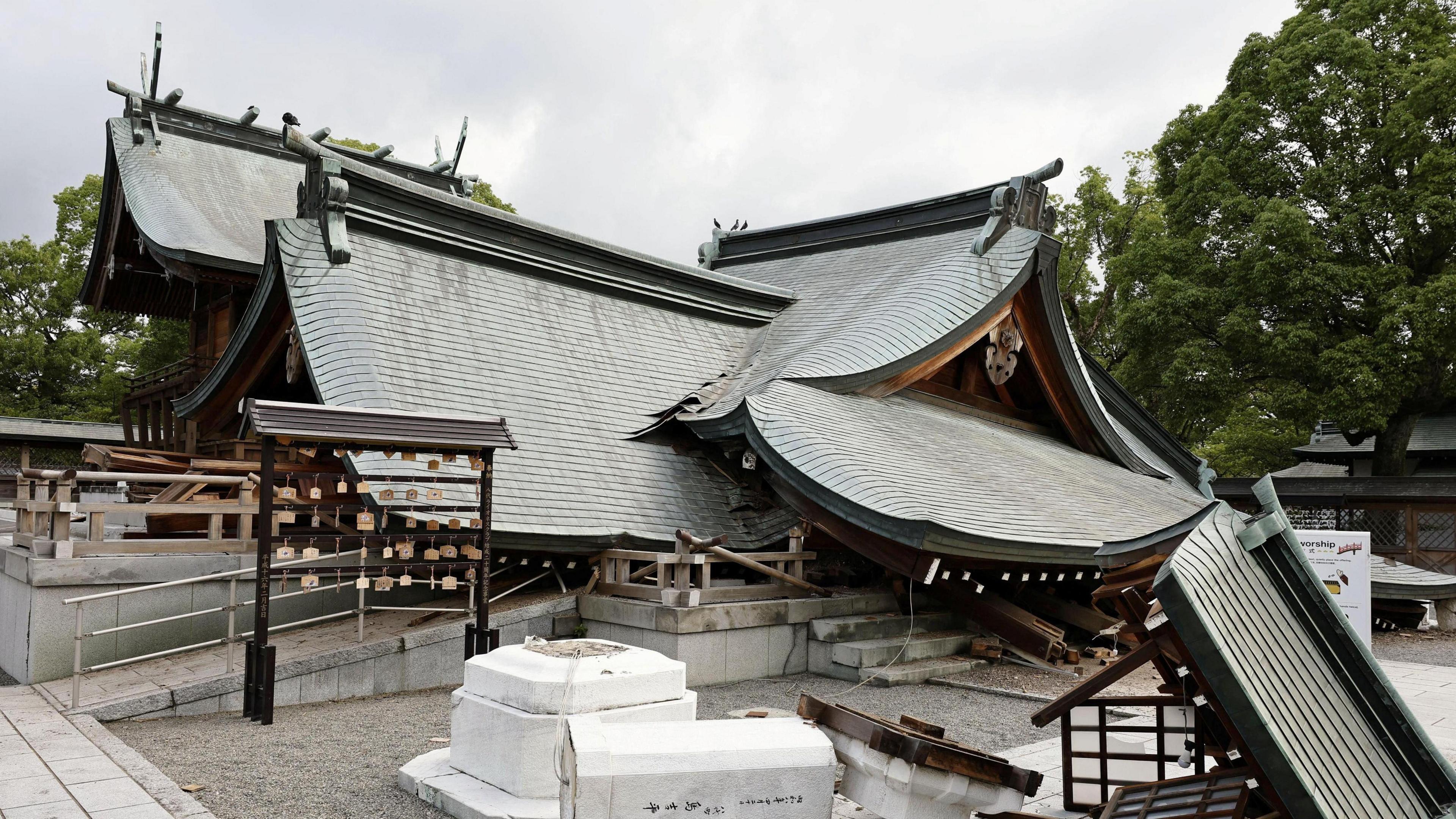 Yatshushiro Shrine after the quake.