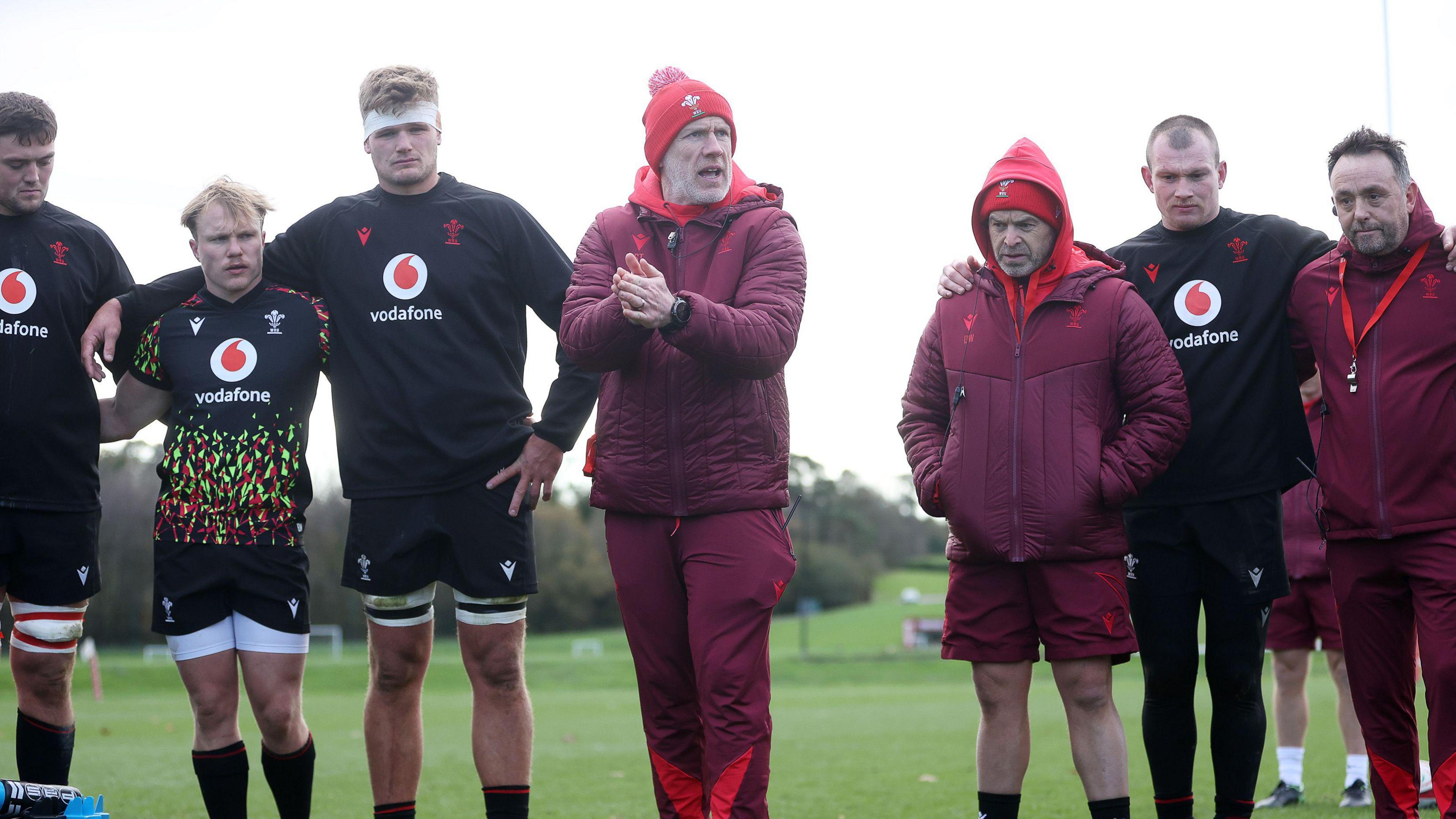 Steve Tandy gives a talk during Wales training 