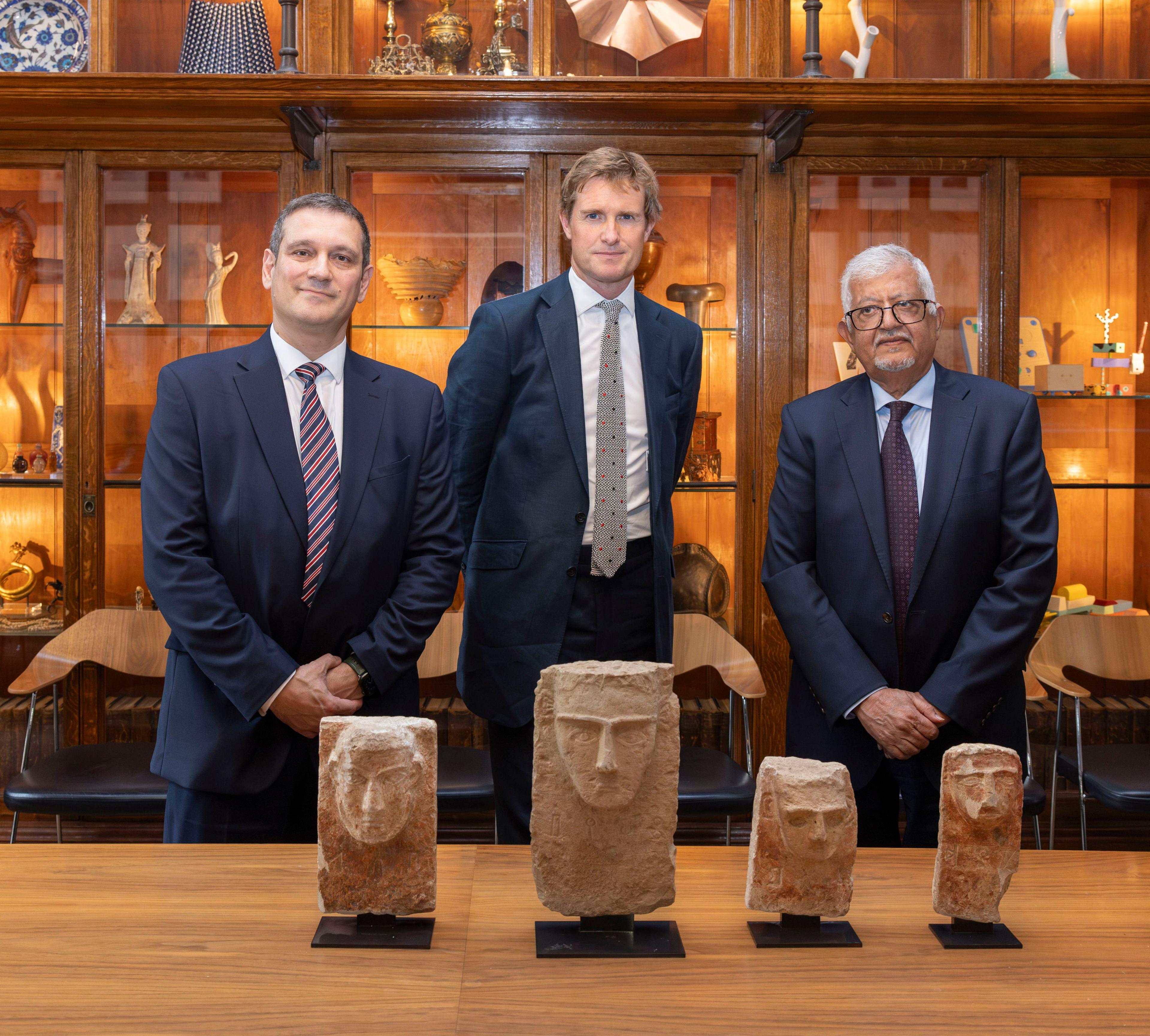 From left: Police commander Stephen Clayman V&A director Tristram Hunt and Yemeni ambassador Yassin Saeed Noman Ahmed