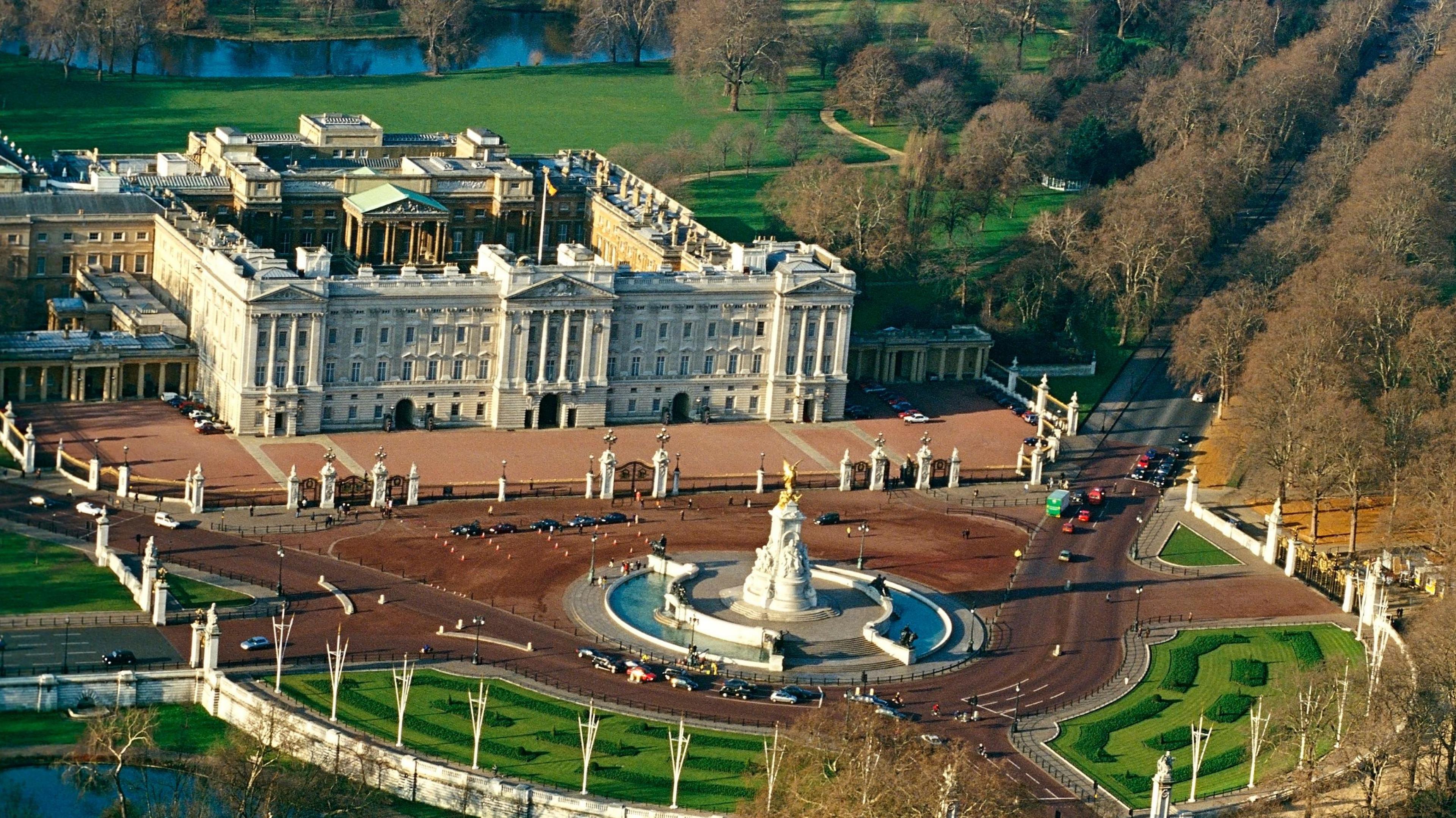 An aerial shot of Buckingham Palace.