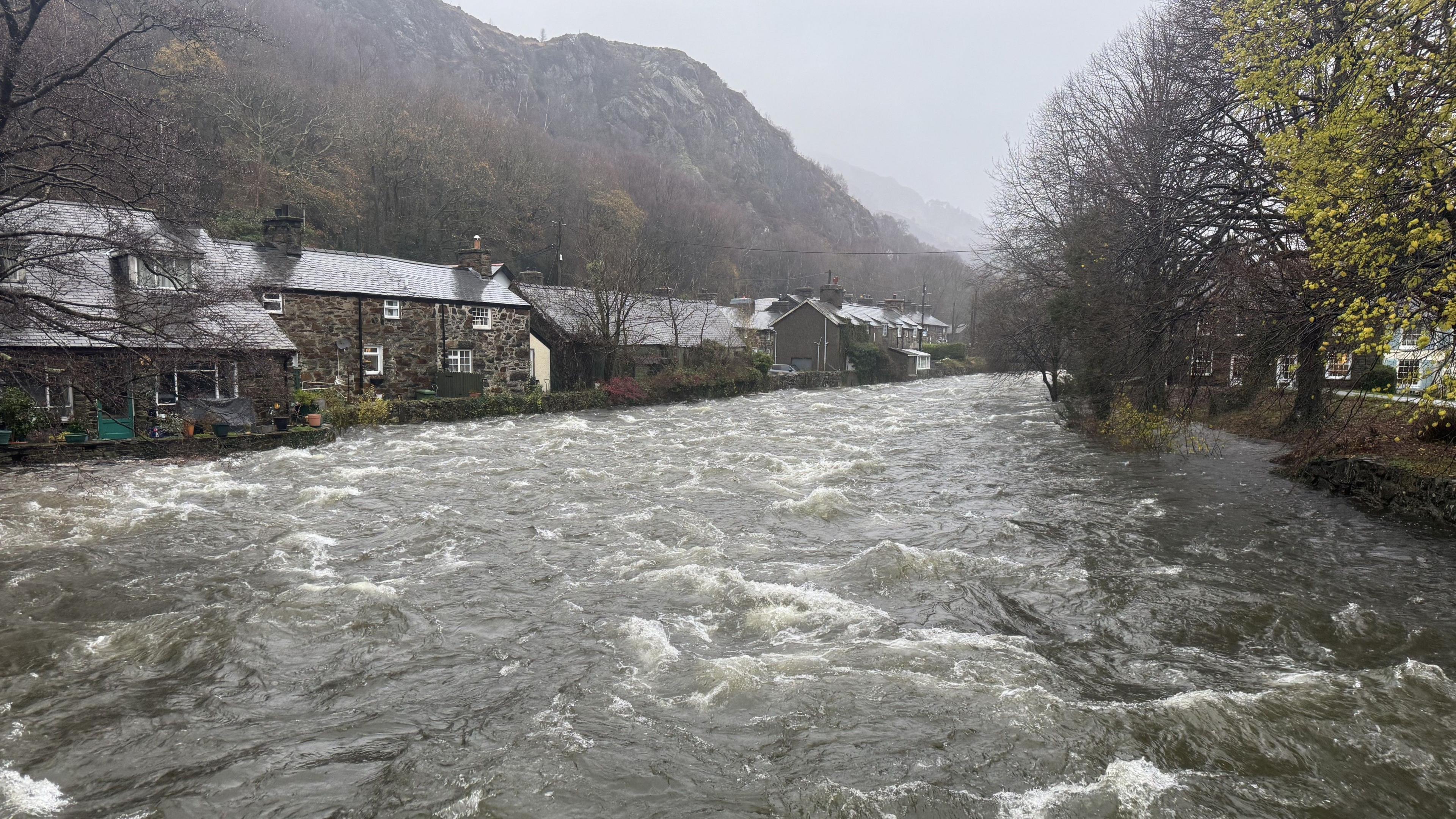 Beddgelert ddydd Llun