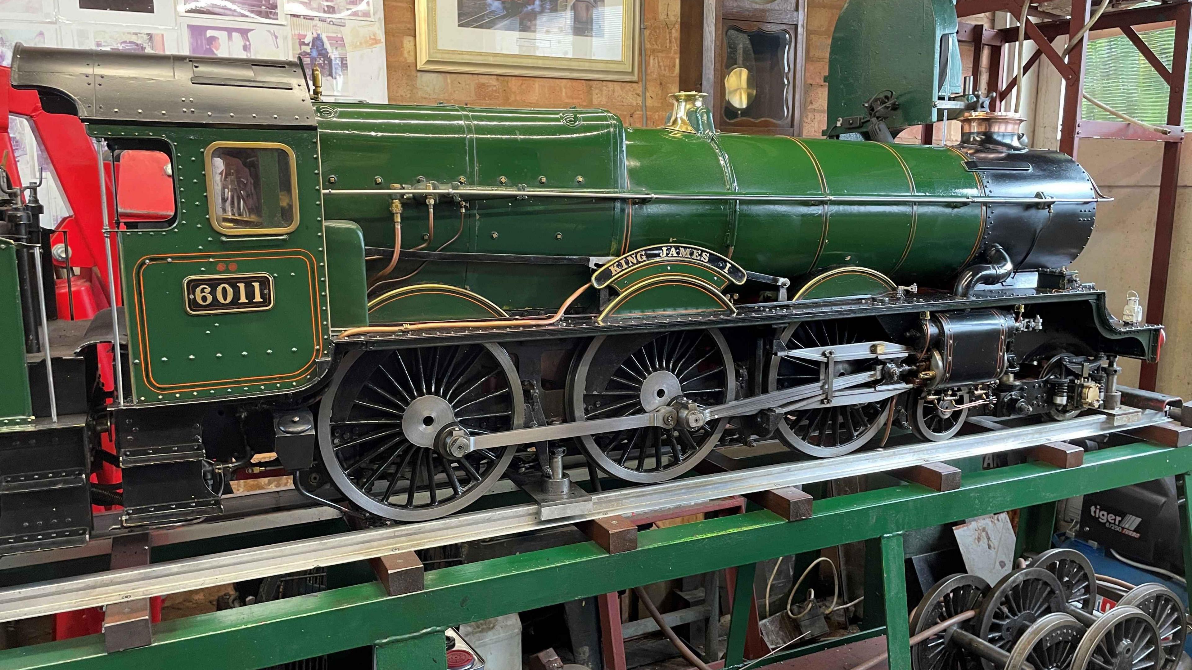 The green model of 6011 King James train