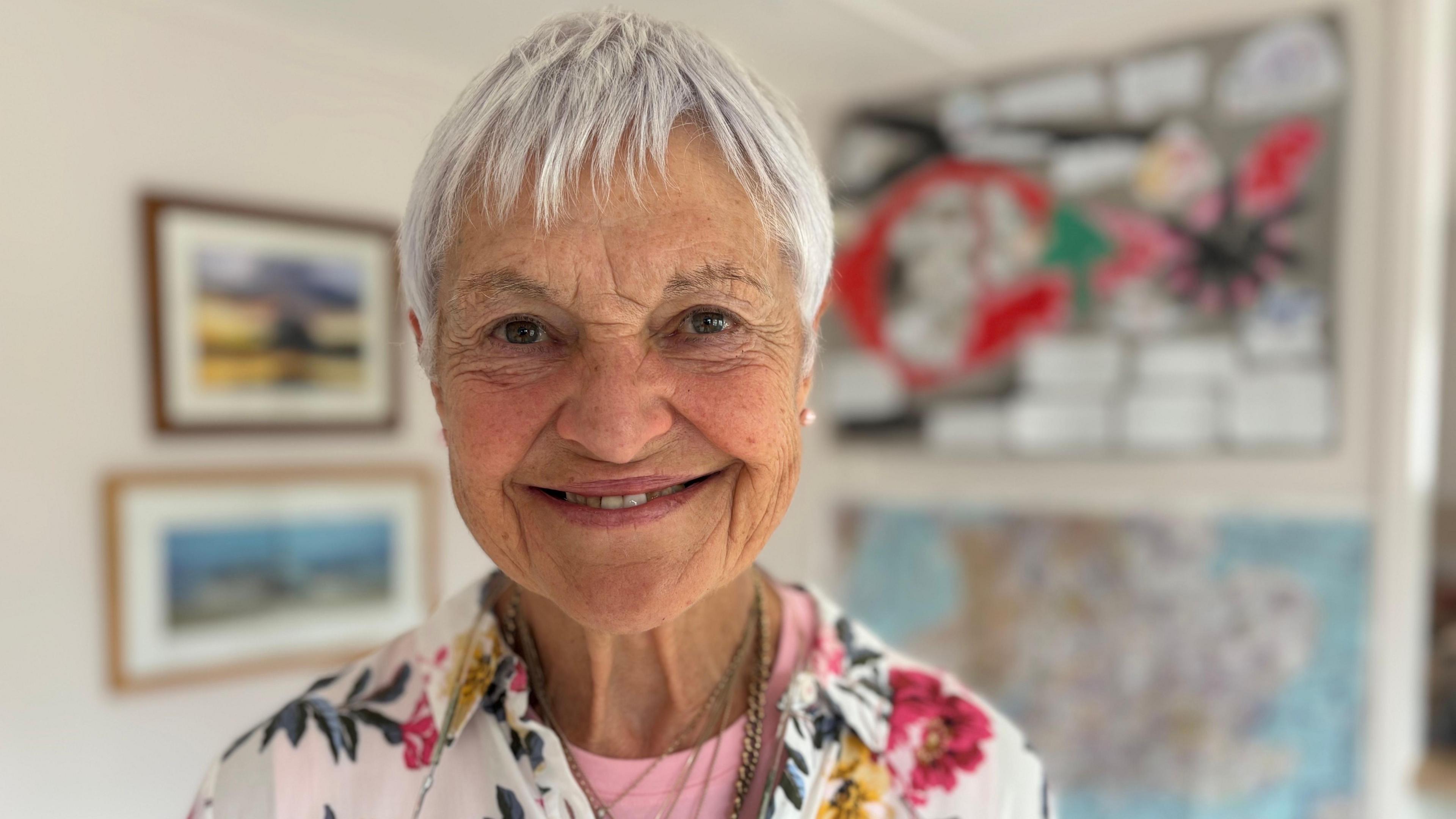Un o'r ymgyrchwyr yn erbyn cau safle'r Trallwng, Beryl Vaughan
