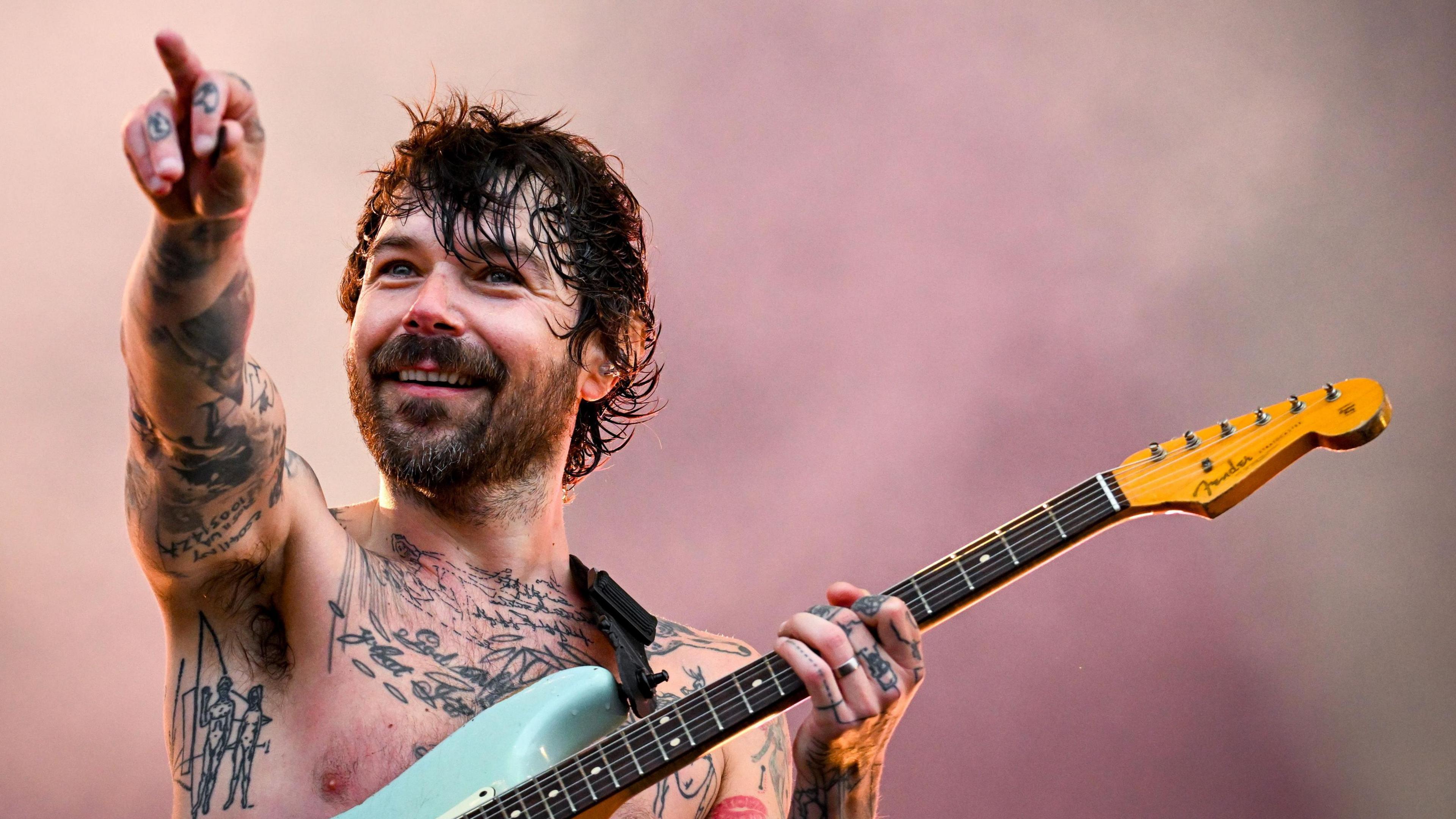 Biffy Clyro Scrap US Tour Over genius Visa Error BBC News