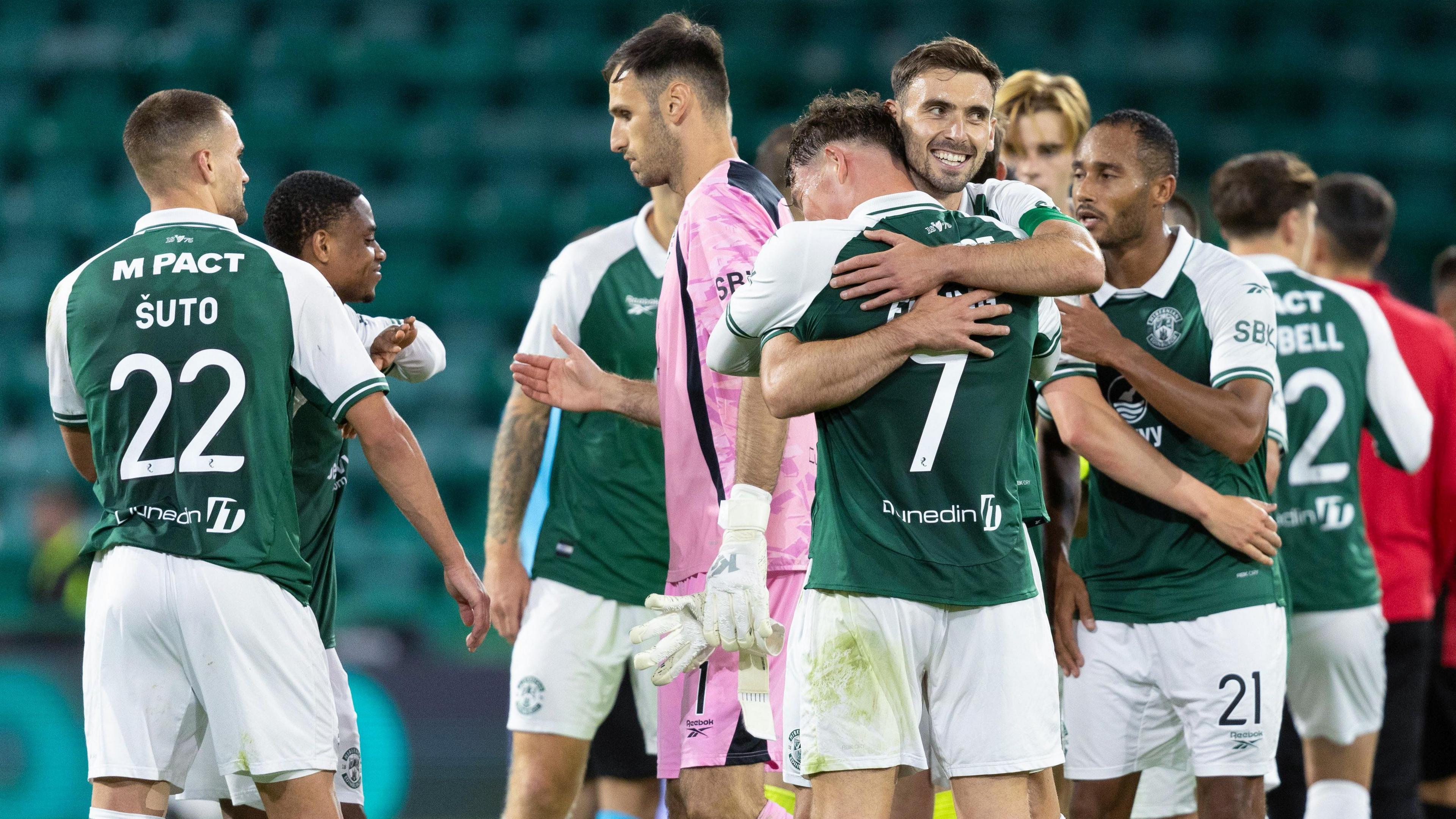 Hibernian players celebrating
