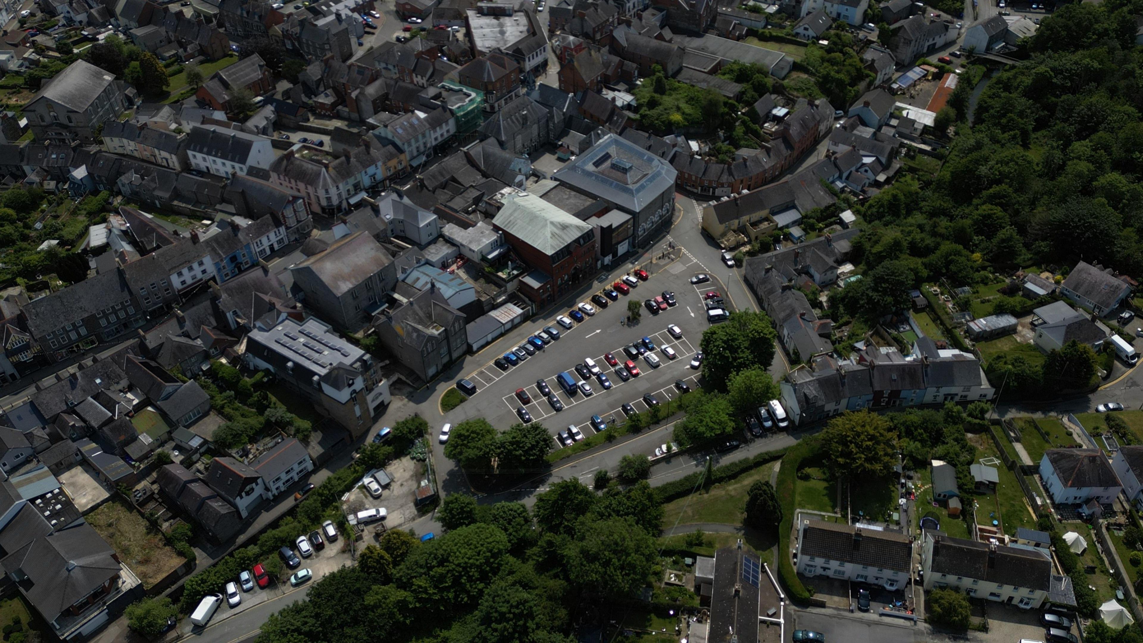 Llun o'r awyr o Aberteifi